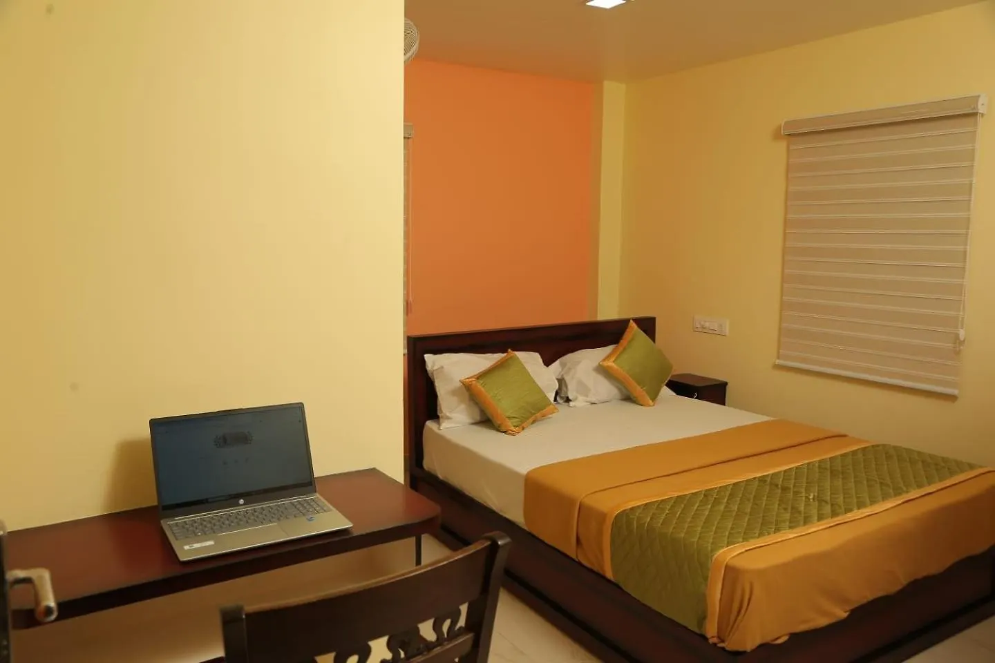 Rose County Apartments & Resort Thekkady
